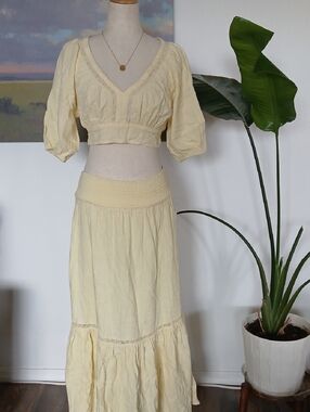 Billabong "In the Palms" Retro Yellow Cotton Tiered Maxi Skirt And Crop Top